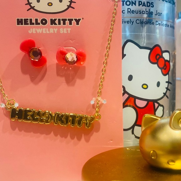 Sanrio Hello Kitty necklace and earrings set. - Picture 8 of 12